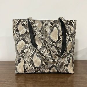 ILI Genuine Leather tote bag snakeskin print, great condition, like new.